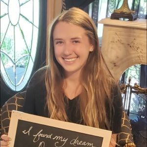 Meet your Posher, Alyssa